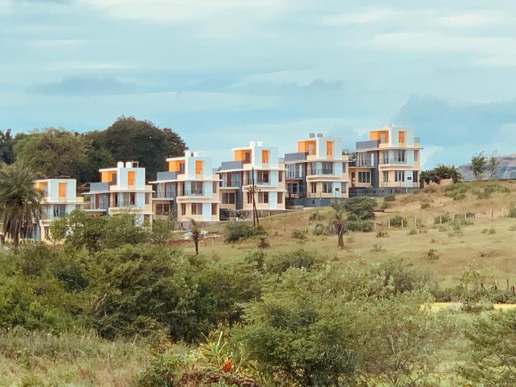 Royal Meadows Igatpuri 2Bhk Poolside Villa Bagian luar foto